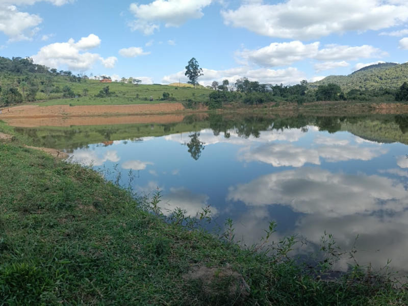 Área de 3,0 ha no bairro São Domingos na cidade de Divinolândia - SP.