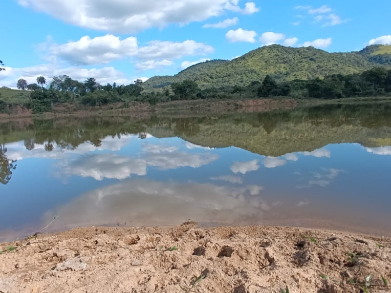 Área de 3,0 ha no bairro São Domingos na cidade de Divinolândia - SP.